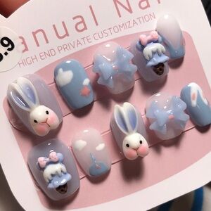 Hand-made press-on nail (brand new)